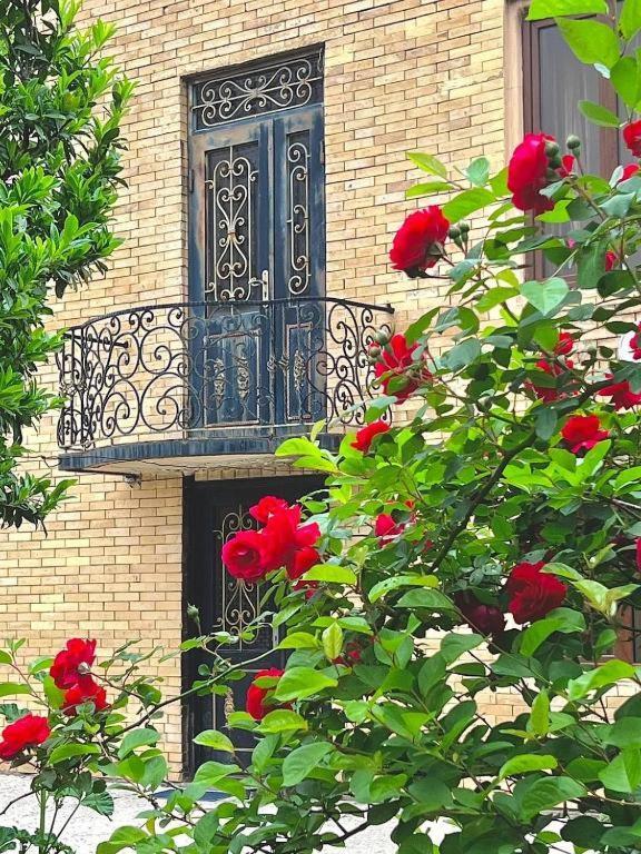 Hotel G I O Samtredia Екстериор снимка